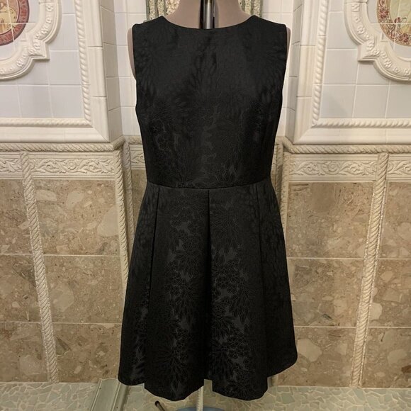 Nine West. Size 16. Jacquard Lined Box Pleated Sleeveless Dress. Back Zip. B73 - Picture 1 of 6